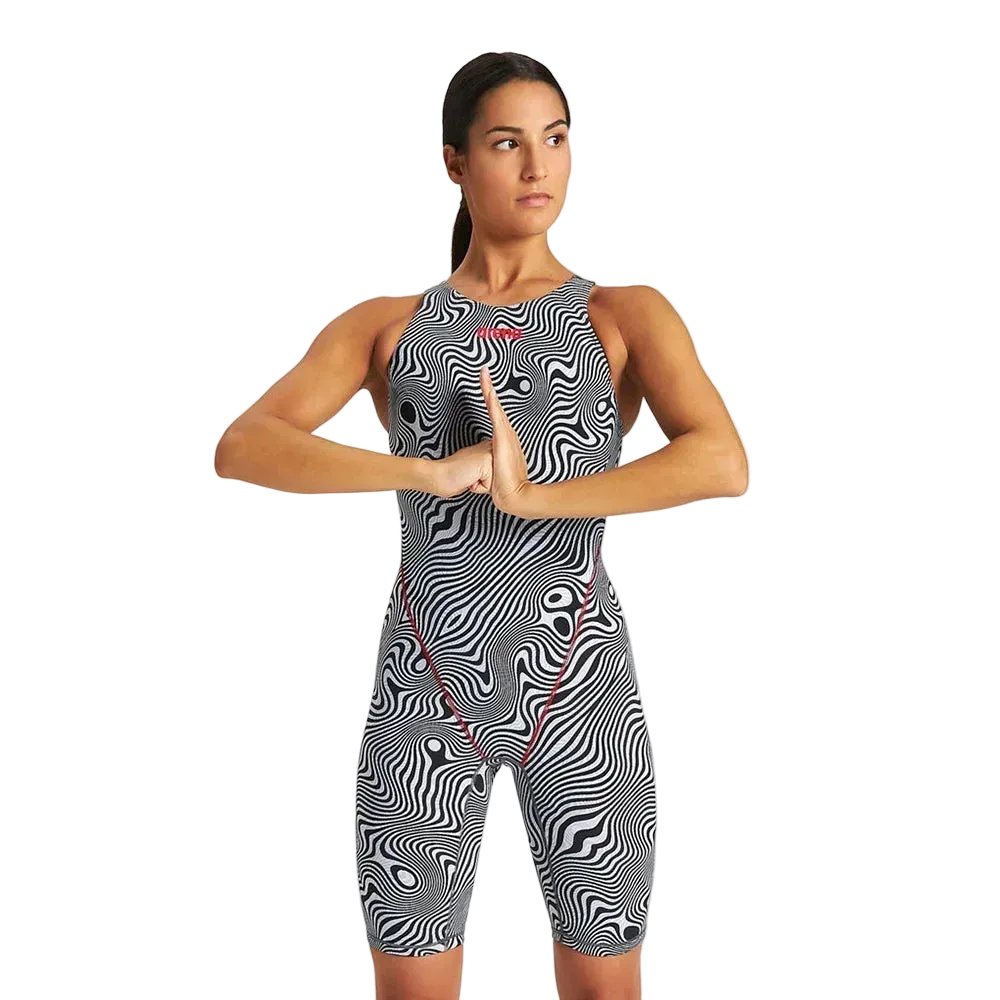 Arena Performance Endurance Kneeskin — Mid-Range Technical Pool & Open-Water Swimsuit