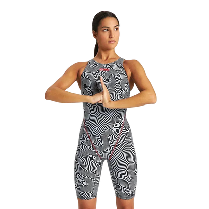 Arena Performance Endurance Kneeskin — Mid-Range Technical Pool & Open-Water Swimsuit