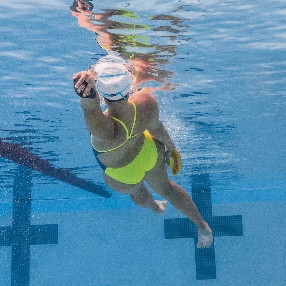 Titan Strapless Ergonomic Tech Swim Paddles (Manta)